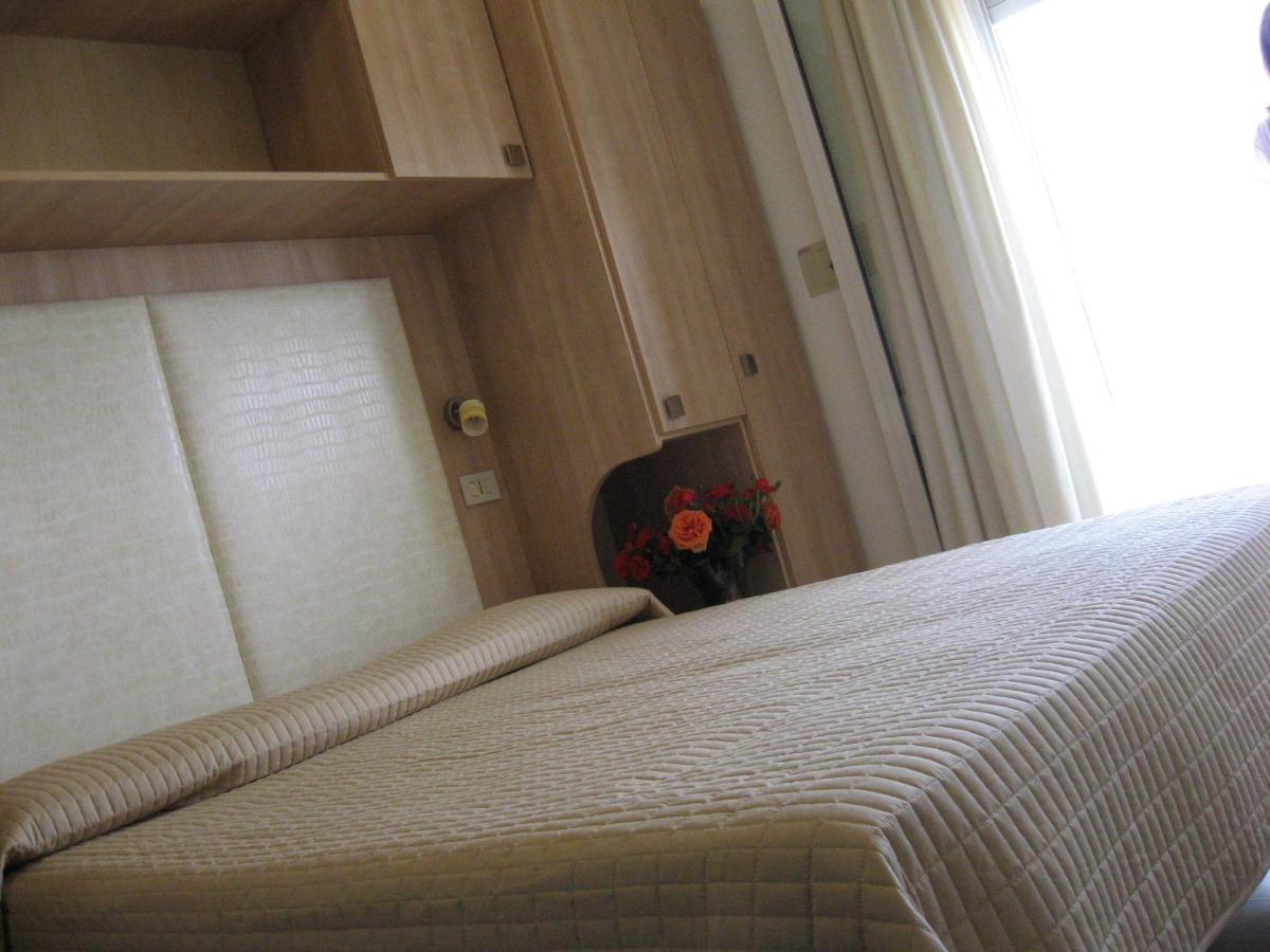 Hotel Rosati Rimini Luaran gambar