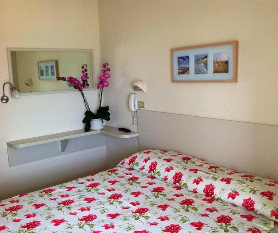 Hotel Rosati Rimini Luaran gambar