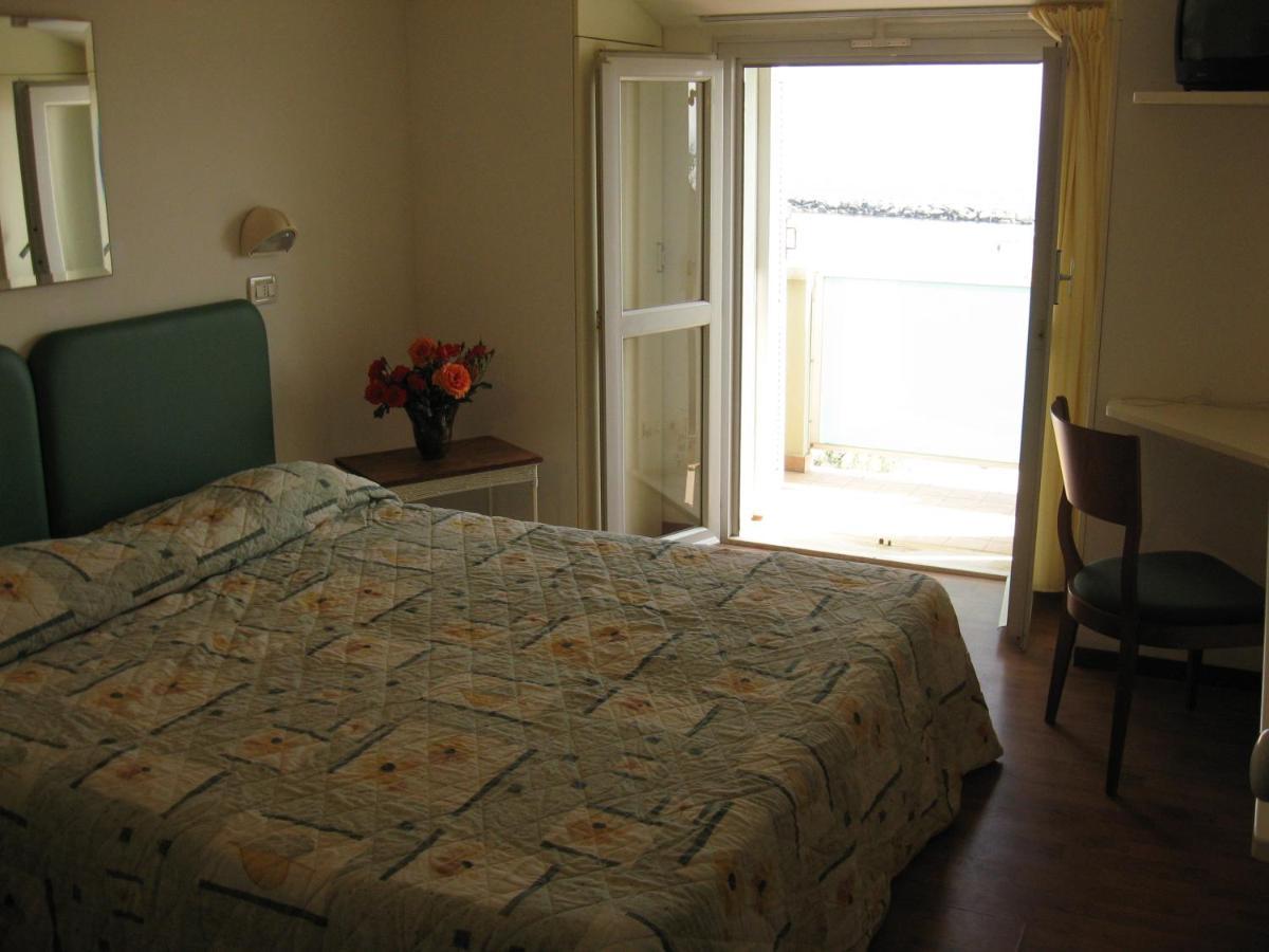 Hotel Rosati Rimini Luaran gambar