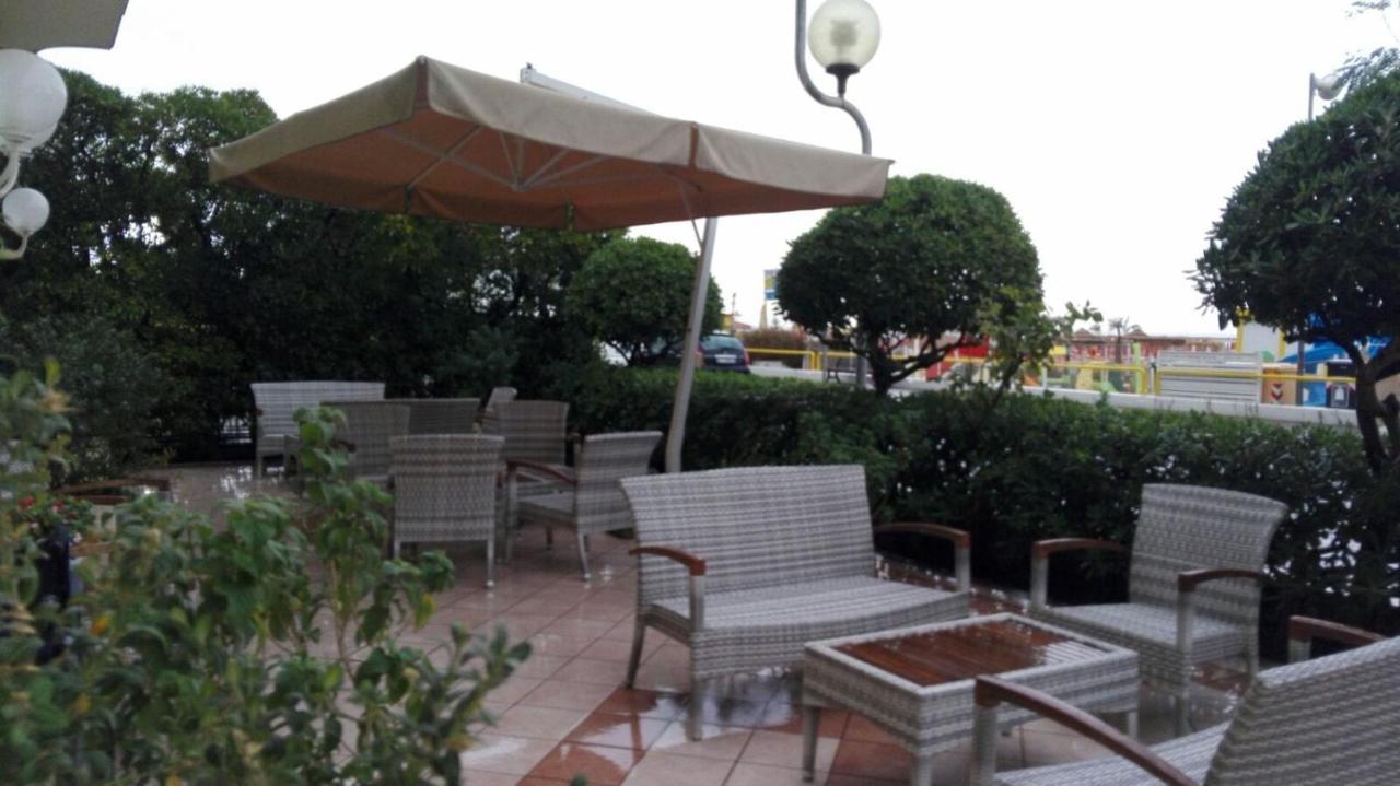 Hotel Rosati Rimini Luaran gambar
