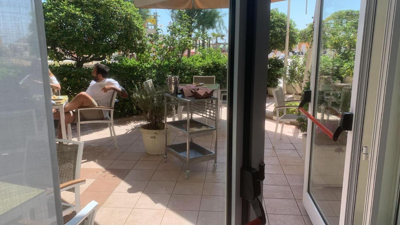 Hotel Rosati Rimini Luaran gambar