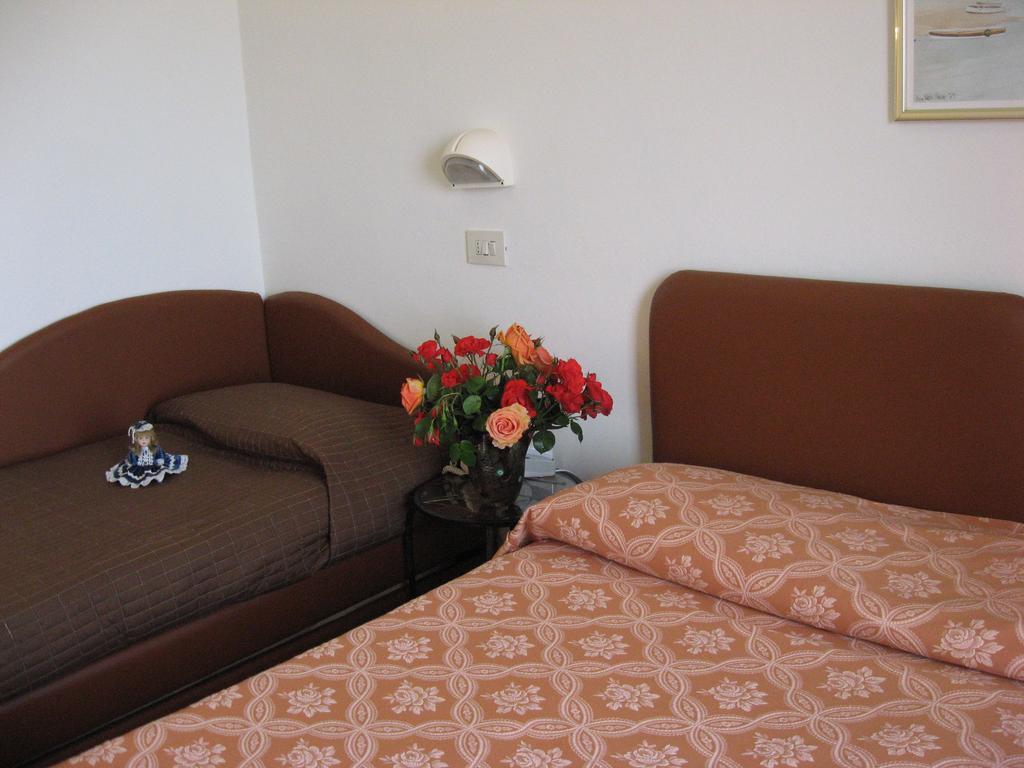 Hotel Rosati Rimini Bilik gambar